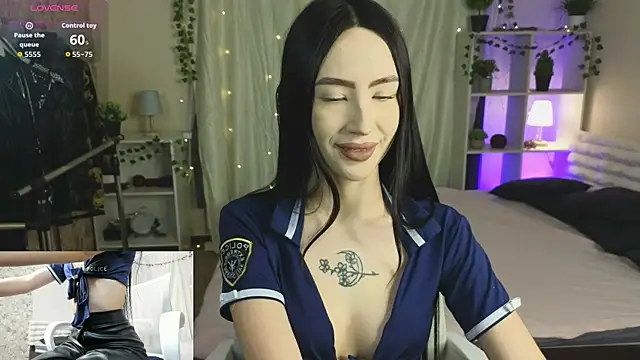 Snapshot of Ssin_Megan chatting on 12/18/25, 05:35 Ssin Megan online show from 12/18/25, 05:35