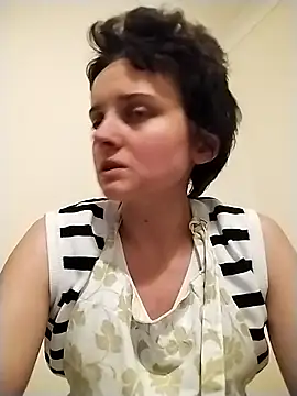Snapshot of Amy01112 chatting on 05/11/26, 02:06 Amy01112 online show from 05/11/26, 02:06