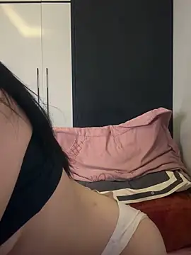 MGirlCute online show from 12/13/25, 08:58