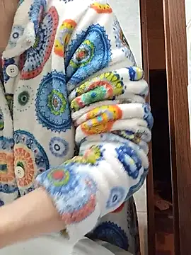 gatitachula93 online show from 02/10/26, 01:43