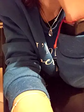 gatitachula93 online show from 03/18/26, 10:35