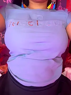 Snapshot of Hot-Haney77 chatting on 12/16/25, 06:57 Hot-Haney77 online show from 12/16/25, 06:57