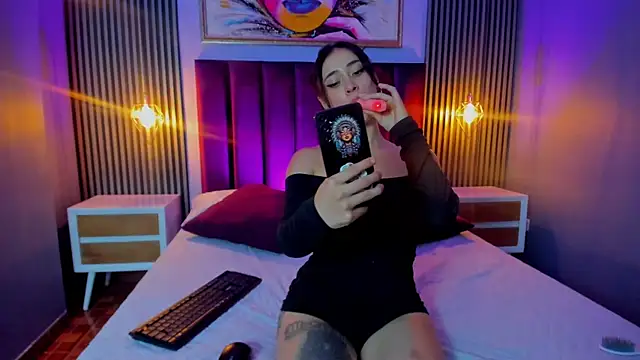 Ariana collinss online show from 04/01/26, 01:41