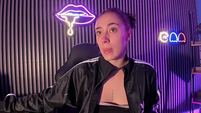 Ariana collinss online show from 05/25/26, 12:22