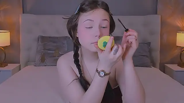 YONA WINK online show from 03/15/26, 08:37