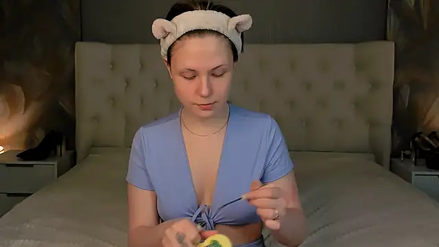 YONA WINK online show from 04/01/26, 05:52