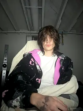 DkAuxier1 online show from 12/02/25, 11:23