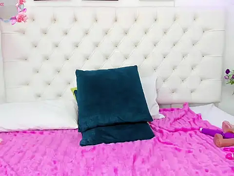 jennystark  online show from 12/16/25, 05:29