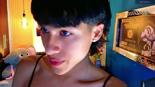 StormLuxX online show from 04/21/26, 02:23