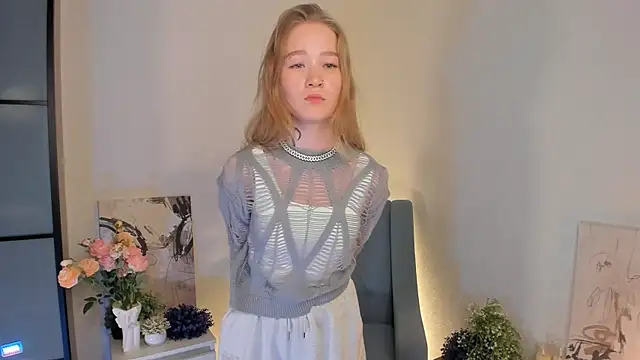 Snapshot of MaireLanda chatting on 12/17/25, 05:24 MaireLanda online show from 12/17/25, 05:24