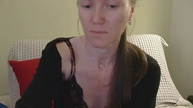 Snapshot of AuroraAG chatting on 04/16/26, 12:28 AuroraAG online show from 04/16/26, 12:28