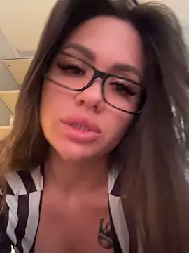 SiennaLuxexx online show from 07/04/26, 03:51