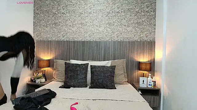 nicol alvarez online show from 01/11/26, 07:30