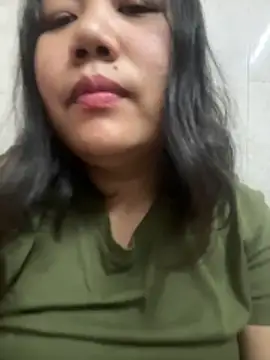 Snapshot of kukunightgirl chatting on 12/21/25, 07:43 kukunightgirl online show from 12/21/25, 07:43