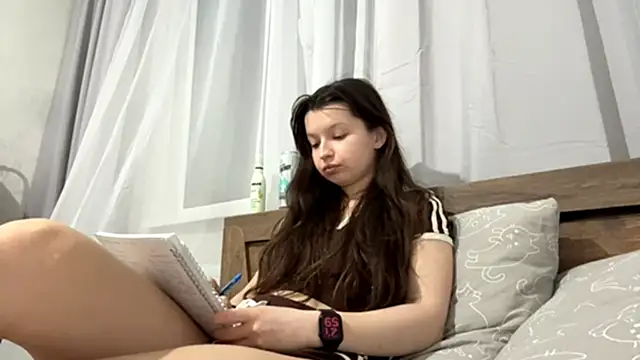 EllieBerrie online show from 12/04/25, 04:59