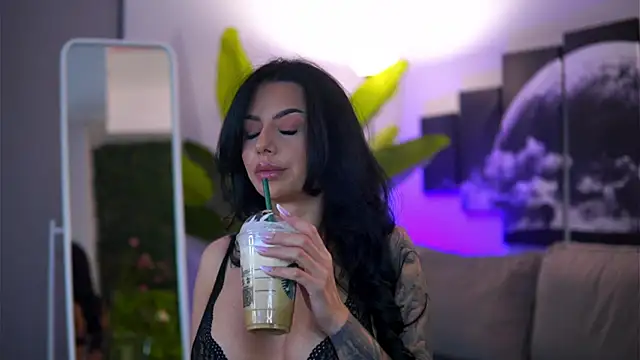 Ivy Trix online show from 02/04/26, 07:09