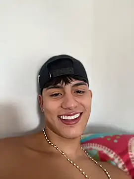 Snapshot of Lander_Cruz chatting on 06/15/26, 05:37 Lander Cruz online show from 06/15/26, 05:37