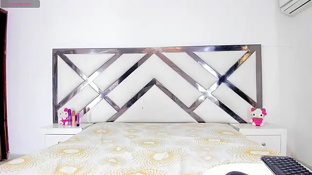 Jailinashley online show from 04/13/26, 01:49