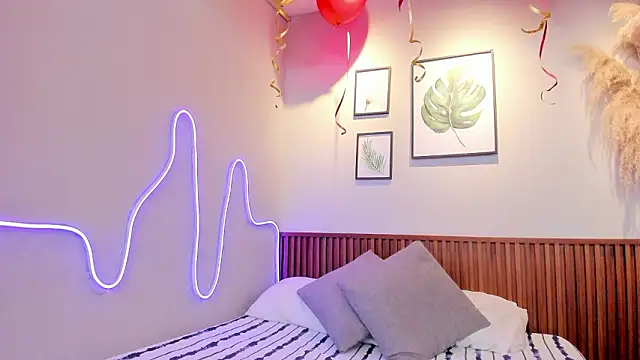 MIAROGGERSS online show from 03/28/26, 04:01