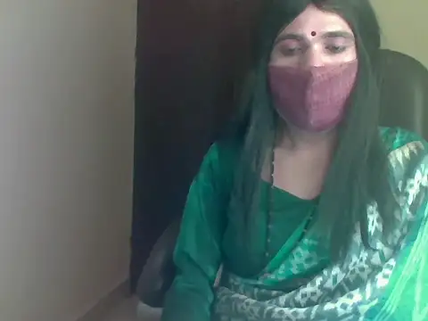 Snapshot of Lovely_Ladyboy_star chatting on 02/28/26, 04:13 Lovely Ladyboy star online show from 02/28/26, 04:13