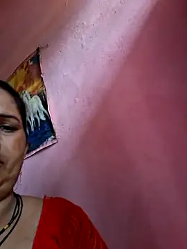 Snapshot of Your-shreya143 chatting on 07/20/26, 07:33 Your-shreya143 online show from 07/20/26, 07:33
