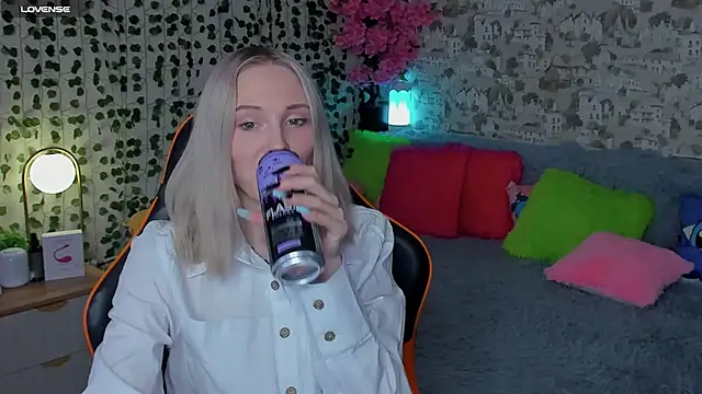 Gina Gina love online show from 05/26/26, 01:12