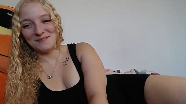 Sophie cute06 online show from 12/15/25, 10:08