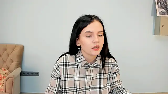 Snapshot of TrudyMozie chatting on 12/05/25, 12:14 TrudyMozie online show from 12/05/25, 12:14