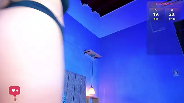 Snapshot of RousseVyxen chatting on 01/15/26, 07:17 RousseVyxen online show from 01/15/26, 07:17