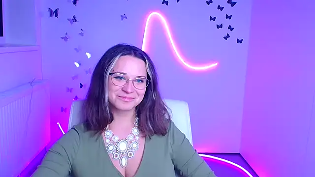 Snapshot of Melodie_Aster chatting on 12/19/25, 07:21 Melodie Aster online show from 12/19/25, 07:21