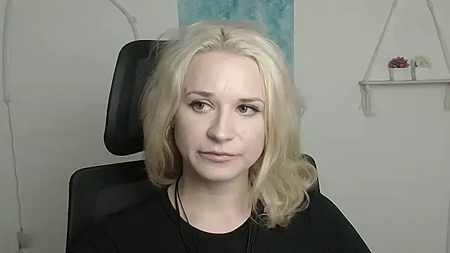 Melodie Aster online show from 04/14/26, 11:27