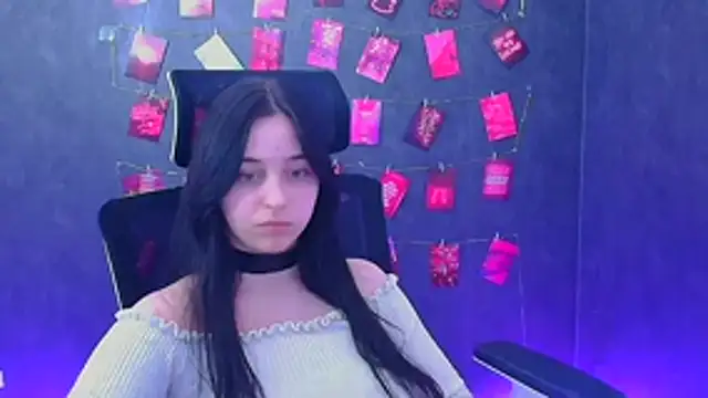 Lilu May online show from 04/04/26, 12:20