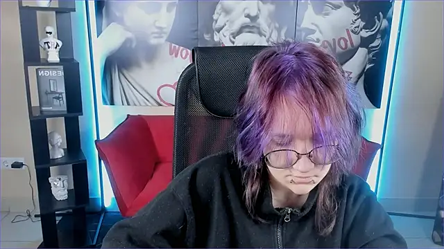 Snapshot of Sylvia_Reed chatting on 12/18/25, 07:03 Sylvia Reed online show from 12/18/25, 07:03