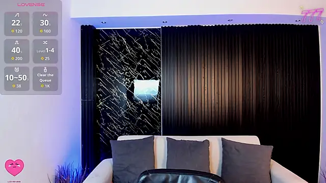 TiffanyHoustton online show from 03/16/26, 11:58