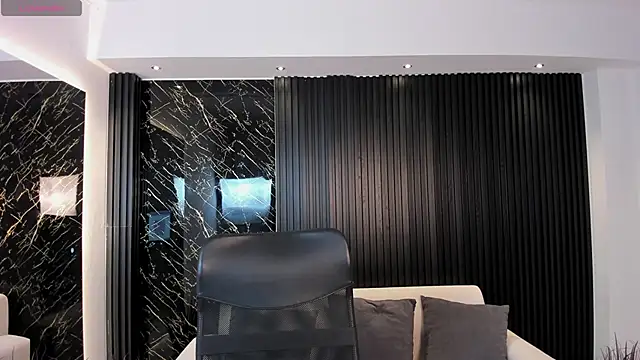 TiffanyHoustton online show from 05/23/26, 12:42