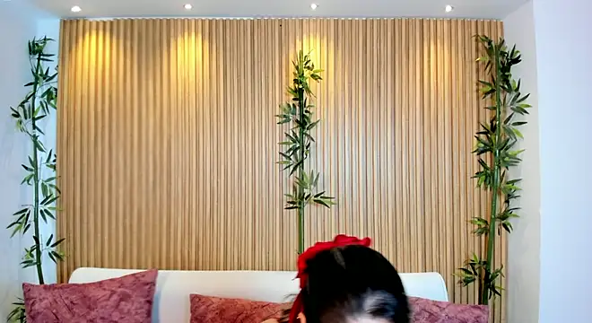 TiffanyHoustton online show from 05/25/26, 12:11