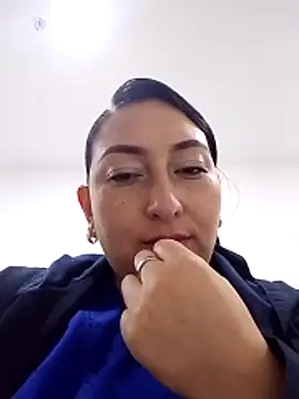 Valeria montana  online show from 02/17/26, 12:01