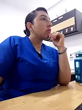 Valeria montana  online show from 04/30/26, 12:00