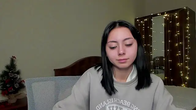 Snapshot of Milana1707 chatting on 12/18/25, 04:51 Milana1707 online show from 12/18/25, 04:51