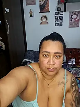 Snapshot of vicky-duarte chatting on 12/17/25, 11:11 vicky-duarte online show from 12/17/25, 11:11