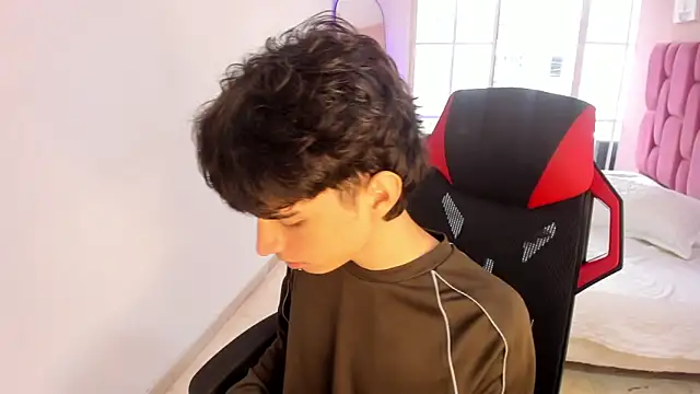 CONNOR STONNE  online show from 02/11/26, 04:01