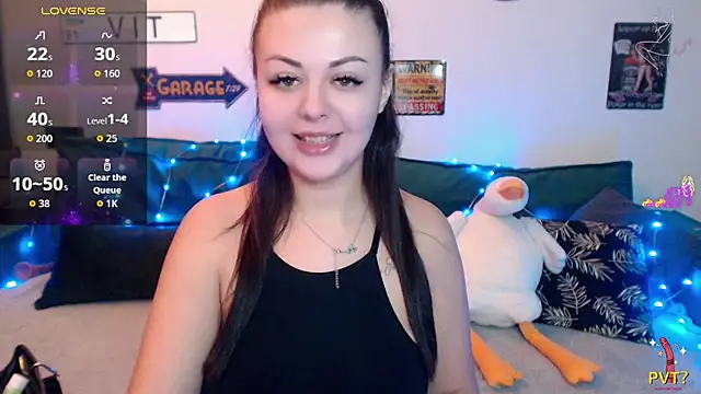 MonicaMoonly online show from 12/05/25, 08:27