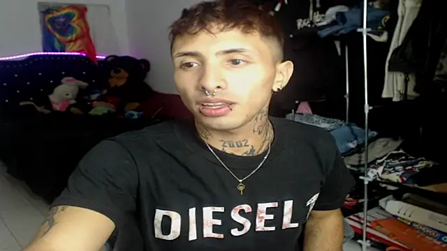 Snapshot of wallewe chatting on 12/04/25, 06:49 wallewe online show from 12/04/25, 06:49