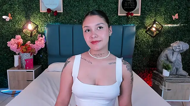 GabyyCute  online show from 12/19/25, 03:46