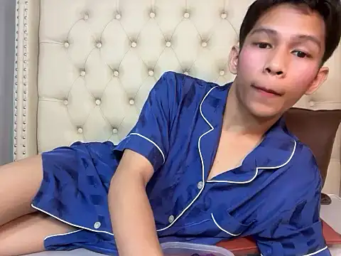 TheBoyAboveYou online show from 05/11/26, 07:55