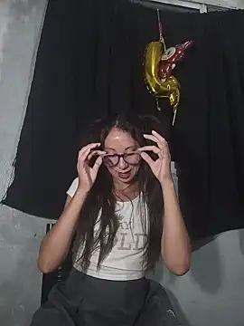 Snapshot of Cristal_azul777 chatting on 01/10/26, 03:30 Cristal azul777 online show from 01/10/26, 03:30