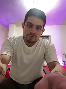 williamsmiiths16 online show from 12/21/25, 04:36