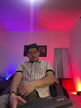 williamsmiiths16 online show from 05/12/26, 10:01