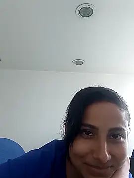 Vera Luna  online show from 12/19/25, 07:21