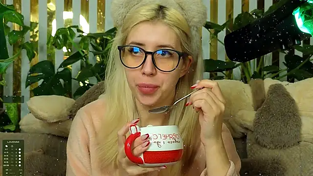 FlowweerGirl online show from 01/14/26, 09:15